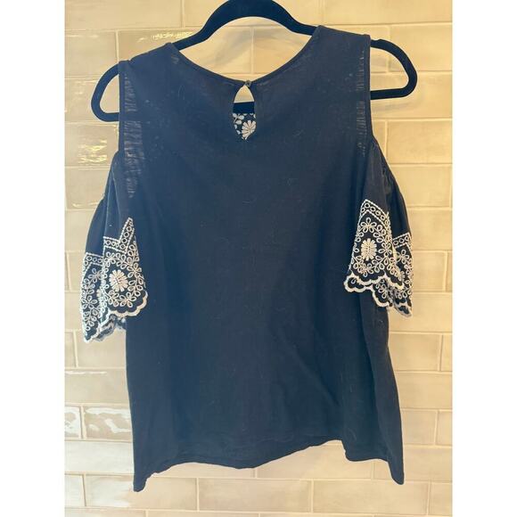 LOFT Cold Shoulder Black & White Embroidere Eyelet Women's Top Size M - Picture 2 of 3